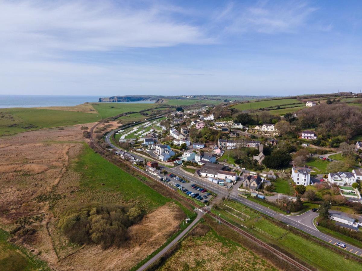 Priory Bay Escapes - Visum Lägenhet Tenby Exteriör bild